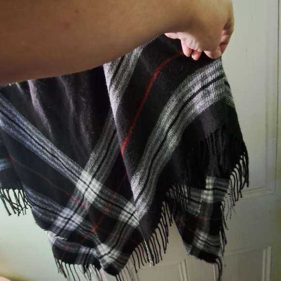 Cleo Women's Poncho Sweater - Picture 12 of 15